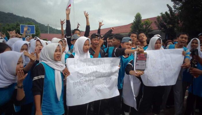 Oknum Guru SMKN 1 Lubuklinggau Diduga Lakukan Pungli dan Pelecehan Seksual